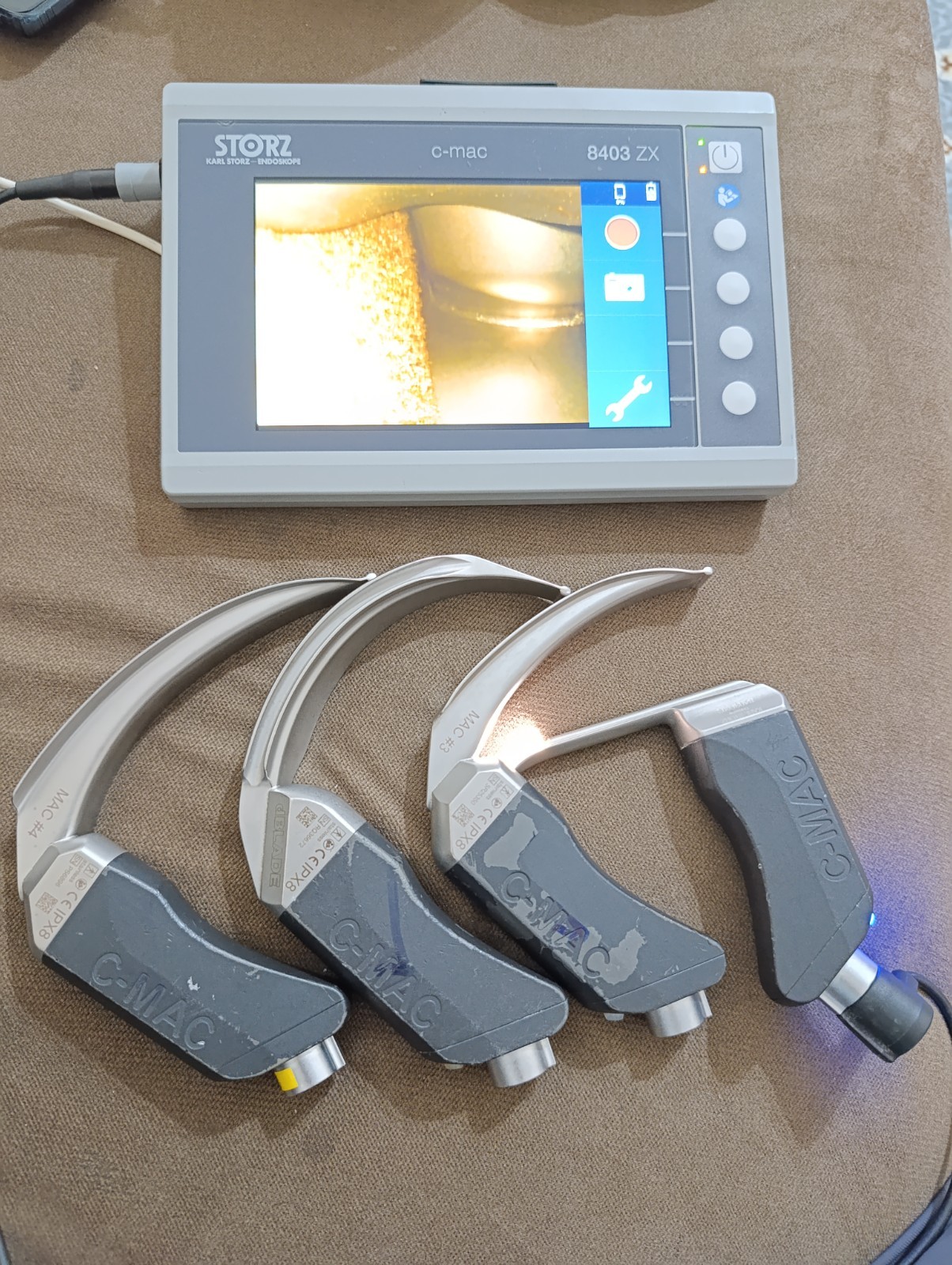 STOTZ C-MAC MONITOR 8403 ZX VIDEO LARYNGOSCOPE WITH 4 BLADES
