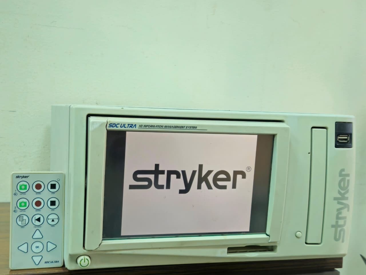 Stryker SDC Ultra HD Information Management System 240-050-988 + Remote