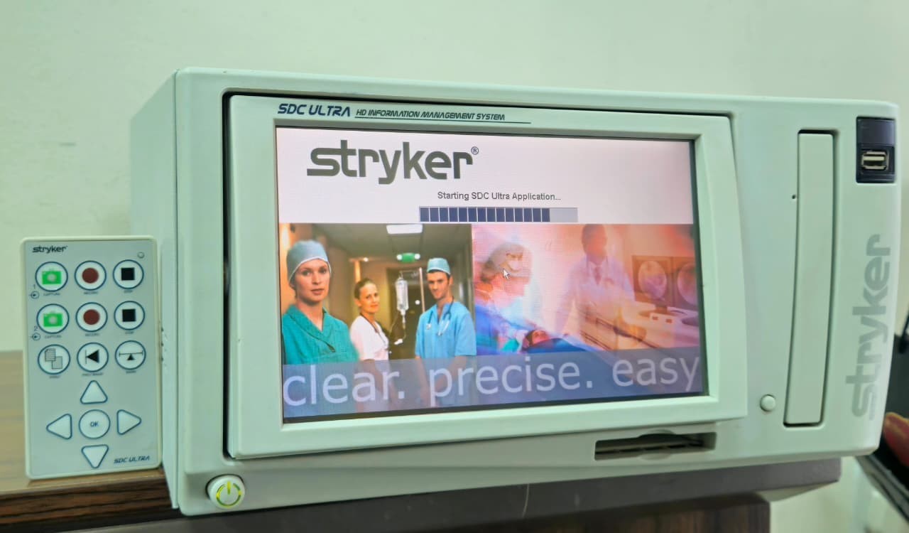 Stryker SDC Ultra HD Information Management System 240-050-988 + Remote